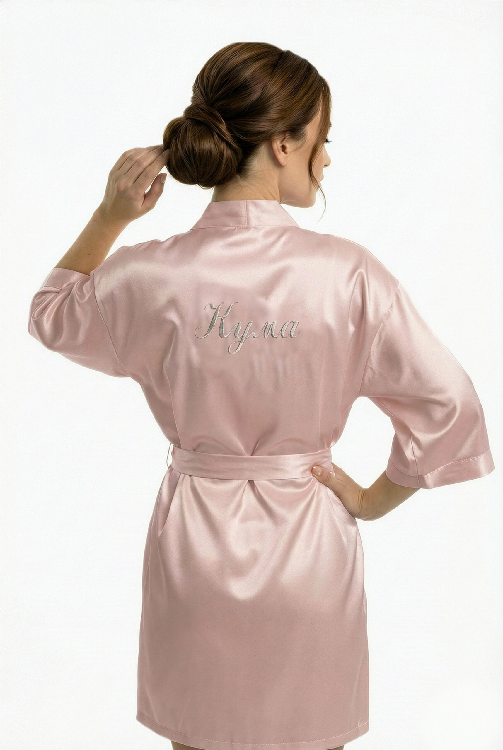 Blush satenski ogrtač sa srebrnim vezom "Kума"